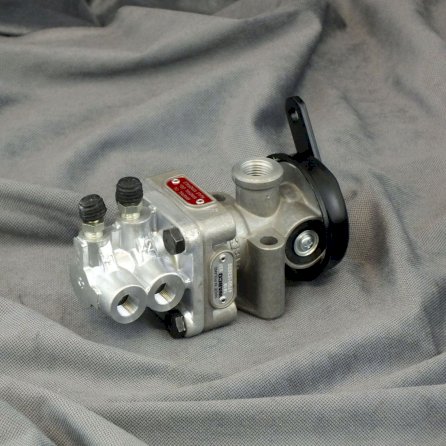 Zawór sterujący przyczepy 470 015 203 0 WABCO